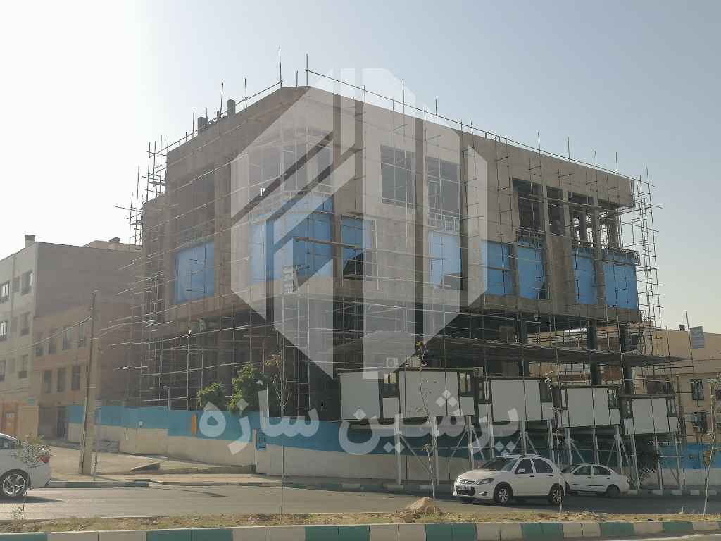 شهرک گلستان - بلوار کاج ( زینعلی ) - نبش خ بنفشه دوازدهم و خ بنفشه سیزدهم شمالی - قطعه 3928 و 3929 - پلاک 68