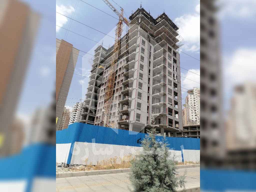 بزرگراه همت غرب - انتهای بزرگراه - بعد از شهرک شهید باقری - به سمت دریاچه چیتگر - پروژه بانک صادرات - فاقد پلاک