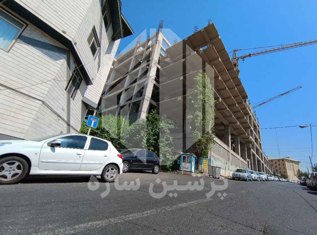 بزرگراه اشرفی اصفهانی - روبروی مرکز خرید تیراژه - شهرک هما - خ آذری - نبش کوچه صدفی ( صمدی ) - فاقد پلاک ( پروژه هما ) ( اداری-تجاری )